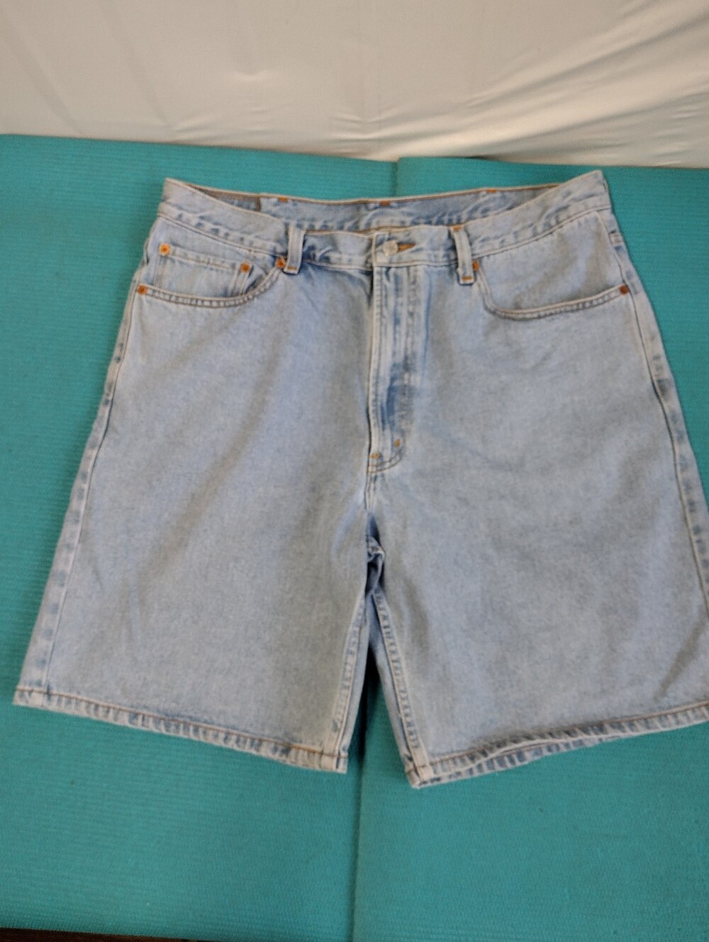 Levi's 550 Men's Denim Relaxed Fit Shorts Size 38